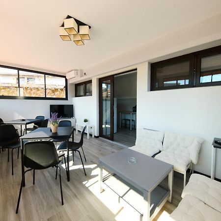 Central Old Town Oasis - Ap 9 Bukares Bagian luar foto